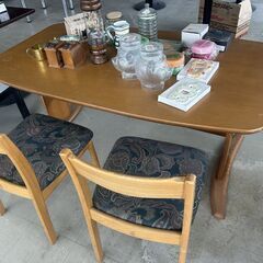 ※出品許可待ち　木製ダイニングテーブルとチェア　平日に取りに来て...