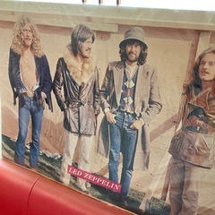 イギリスのロックバンド、レッド・ツェッペリンのメンバーのポスターの画像