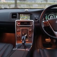 v60 T4　本革の画像
