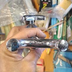 新品プールの洗眼水栓の画像