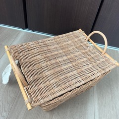 未使用・web限定・完売品・サリュ！ラタン蓋付きバスケット