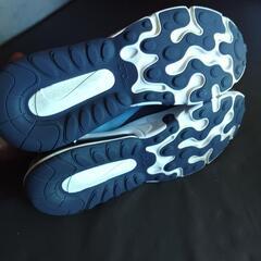 25cmナイキAIRMAX270リアクトの画像
