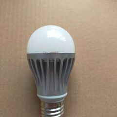 LED電球 まとめて7個（オーム電機＆東芝）の画像