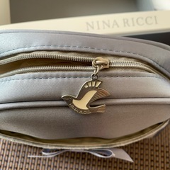 新品　ニナリッチ　ポーチ　ハンカチセットの画像