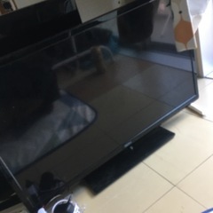 43” と  32”インチテレビ