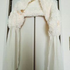 フェイクファーショール　アイボリー 結婚式　パーティー　謝恩会の画像