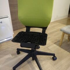 イトーキ製エピオスチェア（KE-420GB-T1T1Q6）