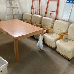 キャスター付き機能的なコタツダイニング
