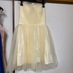 結婚式　ドレス　二次会　お呼ばれホワイト　ピアノ