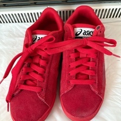 中古　asics スニーカー　22.5cm