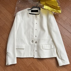 ZARA ジャケット　保護者　ママコーデ　白