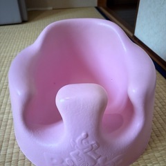 ベビーチェア Bumbo