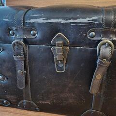 宝箱風ベンチ兼収納家具の画像