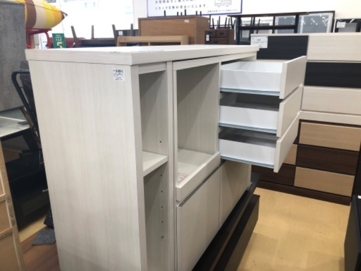 【軽トラック貸出サービス有】キッチンカウンター　伸縮式　引き出し付き　棚板１つ欠品　ホワイト　 軽トラック貸出サービス有】キッチンカウンター 伸縮式 引き出し付き