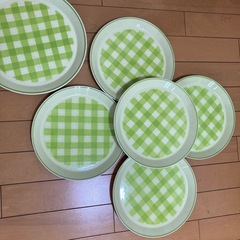 皿　　　レトロ　チェック　かわいい　エモいの画像
