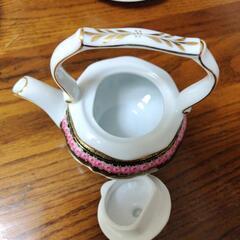 FINE PORCELAINティーポットの画像