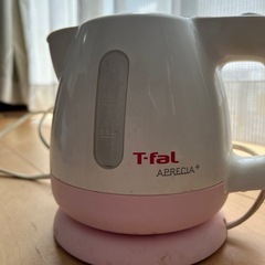 T-fal白とピンクの色合い