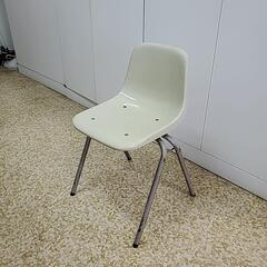 スタッキングチェア