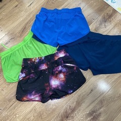 ショートパンツSサイズ４点セットの画像