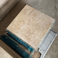 玄関タイルの画像