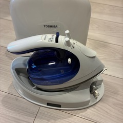 TOSHIBA アイロン　2017年製の画像