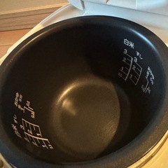 東芝　3合炊き炊飯器の画像