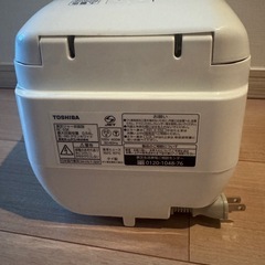 東芝　3合炊き炊飯器の画像