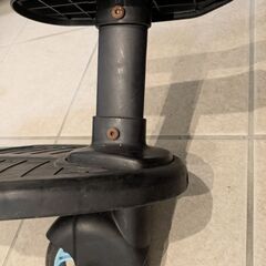 ベビーカー下に付ける補助輪の画像