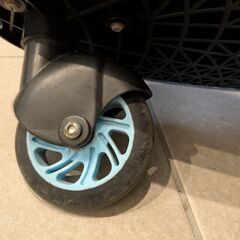 ベビーカー下に付ける補助輪の画像