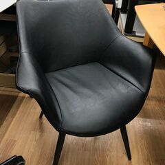 ★リユースのサカイ春日部店★KJ10403  回転チェア ブラッ...