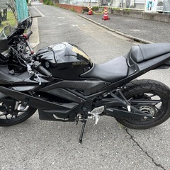 YZF-R25  マットブラックの画像