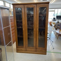 T2506-119ガラスキャビネット 3枚扉 キズ汚れテープ跡有り