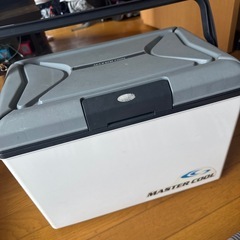 マスタークール クーラーボックス 釣り 