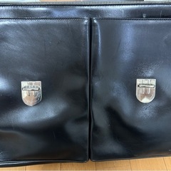 PRADA レザービジネスバックの画像
