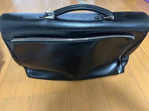 PRADA レザービジネスバック