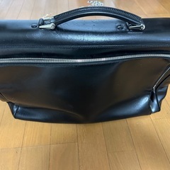 PRADA レザービジネスバックの画像