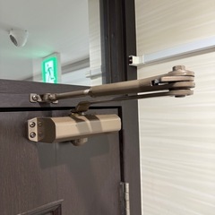 【ジャンク】ドアクローザー