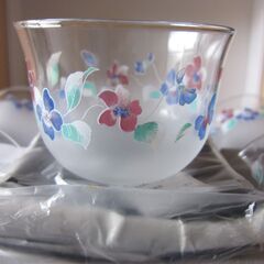昭和レトロ　アデリアグラス　花の散歩道　漆器茶托付き冷茶5客セット　スミレ柄の画像