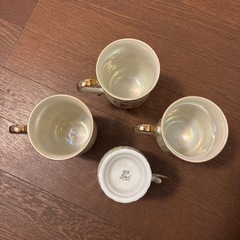 【まとめ売り】フラワーモチーフ 脚付きマグカップの画像