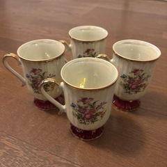 【まとめ売り】フラワーモチーフ 脚付きマグカップ