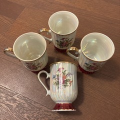 【まとめ売り】フラワーモチーフ 脚付きマグカップの画像