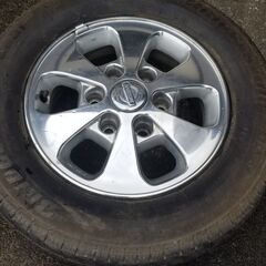 中古★日産純正アルミホイール　15インチ　6JJ　OFF＋35　6穴　PCD139.7　(タイヤは使用不可)の画像