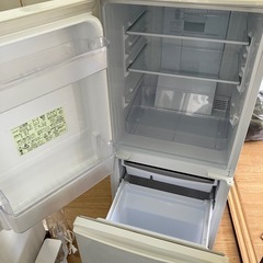 シャープの冷蔵庫の画像