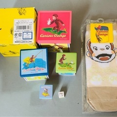 おさるのジョージ未開封靴下&木製マトリョーシカボックスセット