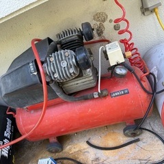 100vダブルピストンコンプレッサーと塗装ガン