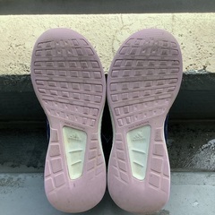 アデイダス　子供靴２１センチの画像