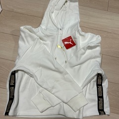新品PUMA パーカー