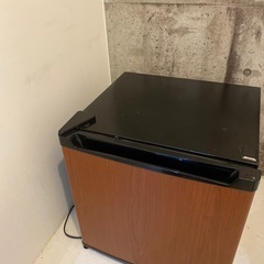 アイリスオーヤマ　ミニ冷蔵庫2020年製の画像