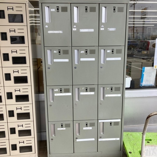 【ジモティー割引で最大15％OFF⭐️】 ロッカー　12人用　下駄箱　オフィス　学校　収納
