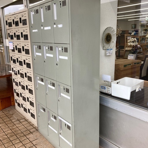 【ジモティー割引で最大15％OFF⭐️】 ロッカー　12人用　下駄箱　オフィス　学校　収納